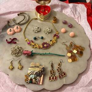 Vintage  Costume Jewelry Lot